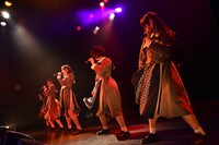 Jewel☆Ciel「1stone-man live～蒼の向こう～」の様子。