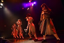 Jewel☆Ciel「1stone-man live～蒼の向こう～」の様子。