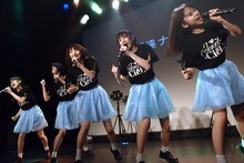 Jewel☆Ciel「1stone-man live～蒼の向こう～」の様子。