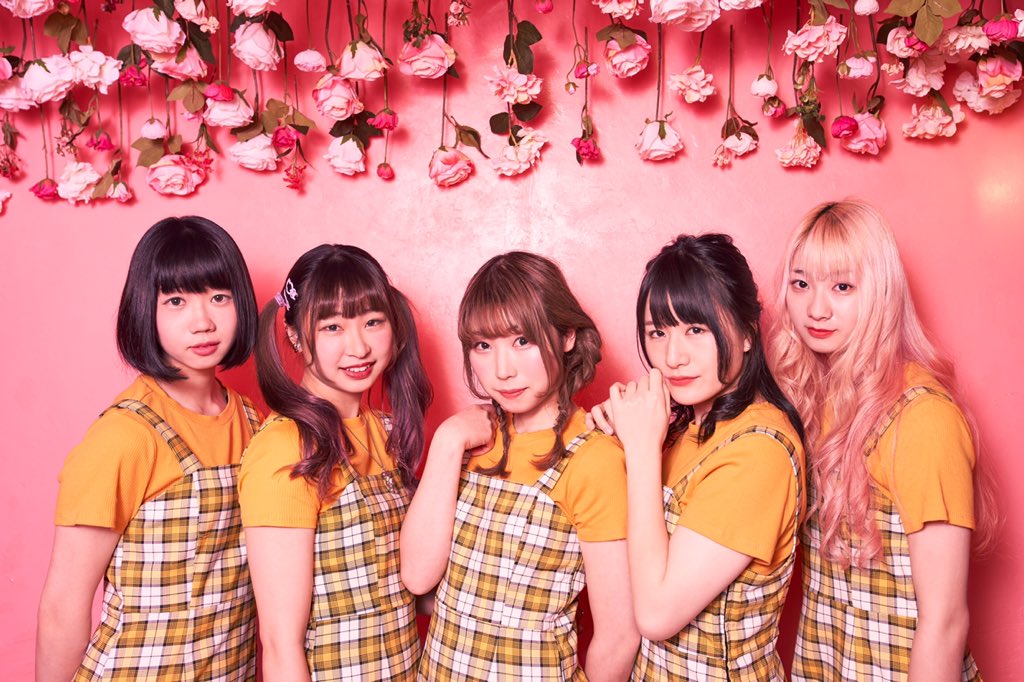 最高じぇねれーしょん。左からあべりか、ぱぴむム、夏花、まお、あおぎ。