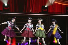 「ニッポン放送 ももいろクローバーZ ももクロくらぶxoxo ～バレンタイン DE NIGHT だぁ～Z！ 2019」2日目公演の様子。（写真提供：ニッポン放送）