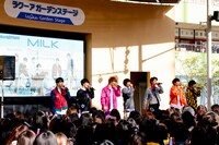 M!LK（撮影：小坂茂雄）