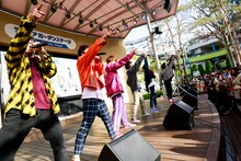 M!LK（撮影：小坂茂雄）