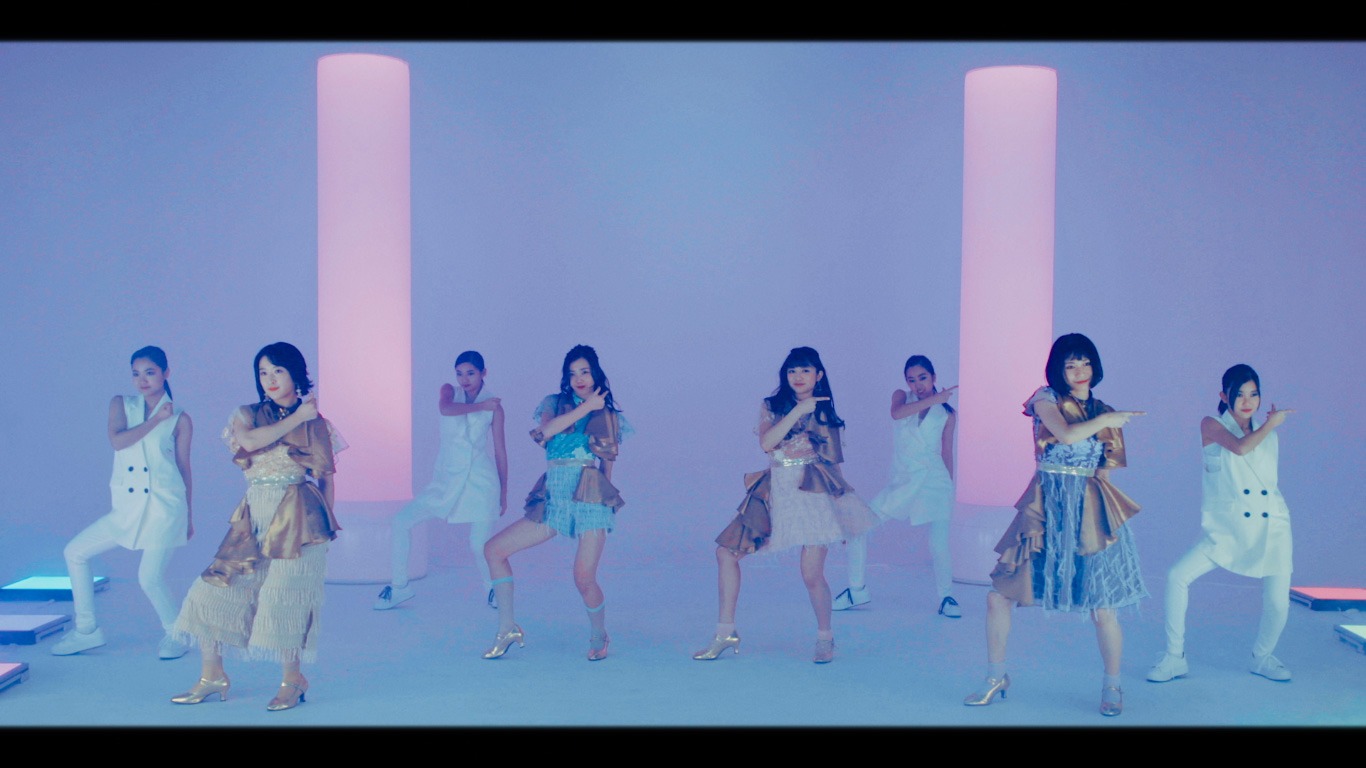 東京女子流「光るよ」ミュージックビデオのワンシーン。
