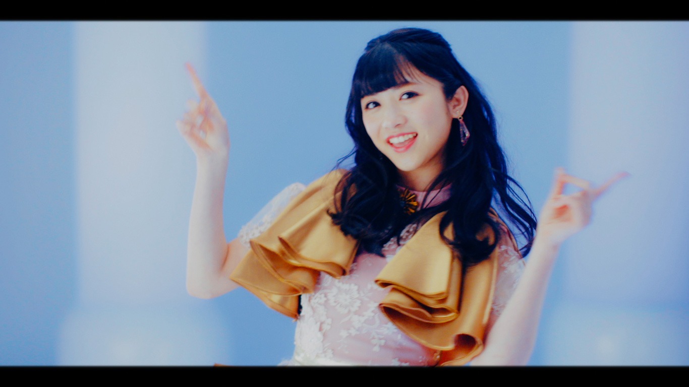 東京女子流「光るよ」ミュージックビデオのワンシーン。