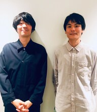 左から角張渉、辻村友晴。