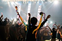 ポイを手にする子供たち。（Photo by Yuta Ito）