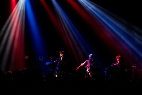 THERE THERE THERES（撮影：石崎祥子）