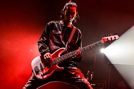 岡峰光舟（B）（Photo by RUI HASHIMOTO[SOUND SHOOTER]）