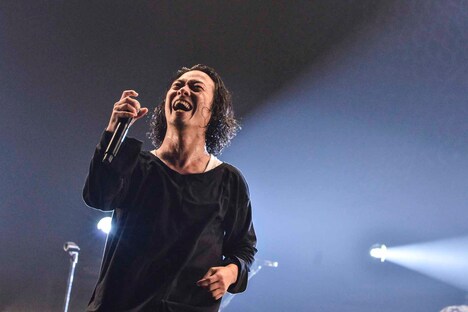 山田将司（Vo）（Photo by RUI HASHIMOTO[SOUND SHOOTER]）