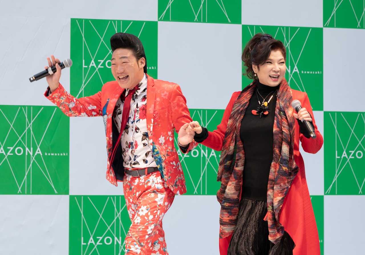 八代亜紀×みやぞん「だいじょうぶ」初パフォーマンス、即興ソング“八代亜紀ちゃん”も