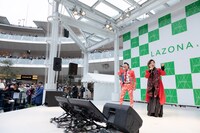 八代亜紀 with みやぞん（Photo by Tomokazu Tazawa）