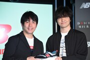 左から株式会社ニューバランス ジャパンの鈴木健氏、三浦大知。