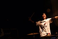 大野宏二朗（Dr）（撮影：白石達也）