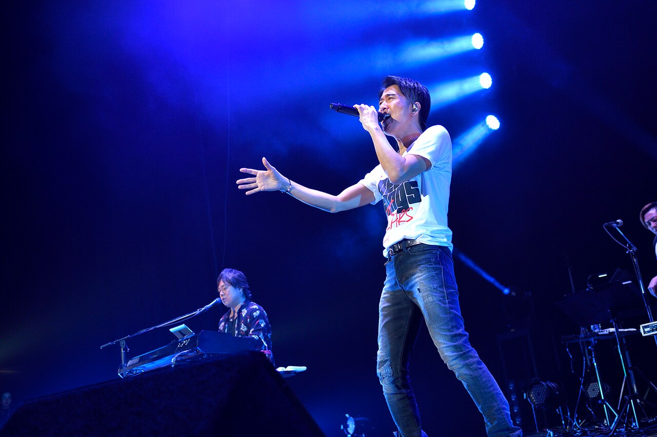 DEENカウントダウンライブを一夜限り上映、メンバー登壇トークショーも