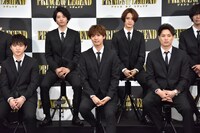 「PRINCE OF LEGEND」完成報告会見の様子。