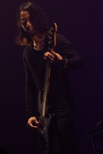 YOH（B）（撮影：平野タカシ）