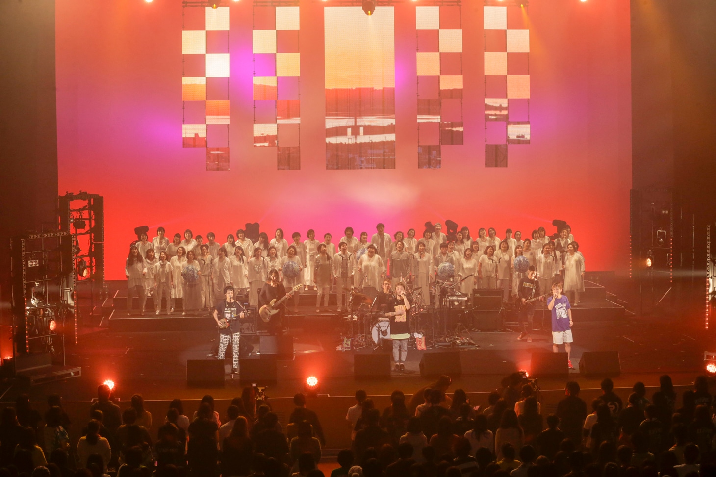 ORANGE RANGE「ORANGE RANGE LIVE TOUR 018-019 ～ELEVEN PIECE～」NHKホール公演の様子。（撮影：平野タカシ）
