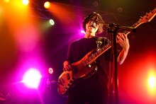 佐々木直人（B, Vo）（撮影：白石達也）