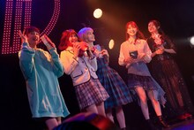 「TPDバレンタイン劇場」の様子。（写真提供：EPICレコードジャパン）