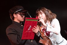 「TPDバレンタイン劇場」の様子。（写真提供：EPICレコードジャパン）