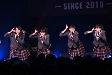 左から有友緒心、藤平華乃、吉田爽葉香、森萌々穂。