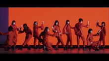 欅坂46「Nobody」ミュージックビデオのワンシーン。