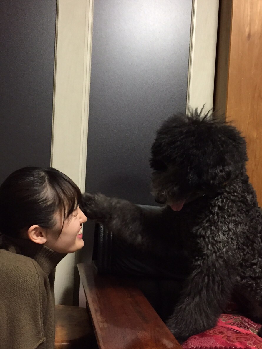 咲良菜緒とポール。