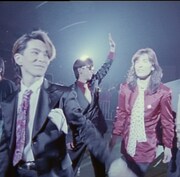 左から小室哲哉、木根尚登、宇都宮隆。