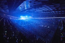 ト「新しい地図NAKAMA to（と）MEETING_vol.1」東京・武蔵野の森総合スポーツプラザ公演の様子。（撮影：宮脇進）