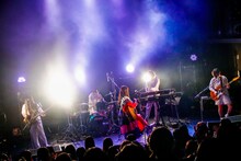 コレサワのライブの様子。（撮影：小坂茂雄）