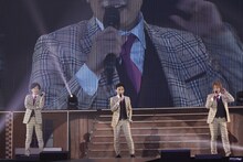 ト「新しい地図NAKAMA to（と）MEETING_vol.1」東京・武蔵野の森総合スポーツプラザ公演の様子。（撮影：宮脇進）