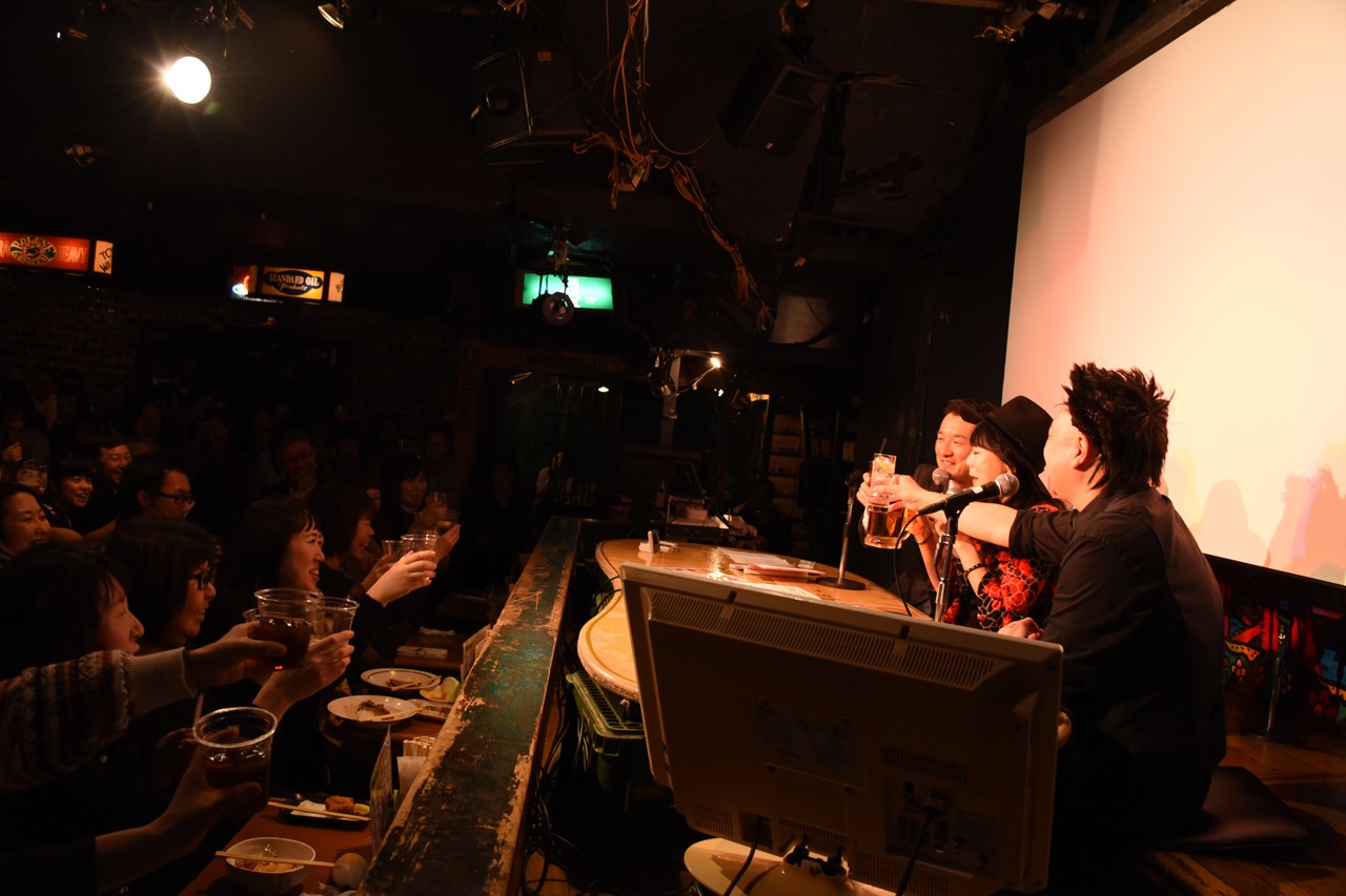 「ライブナタリー presents Respect! トークライブ Vol.1 ～勝手にBARBEE BOYS名曲総選挙～」の様子。