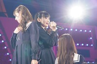 齋藤樹愛羅（中央）（写真提供：SACRA MUSIC）