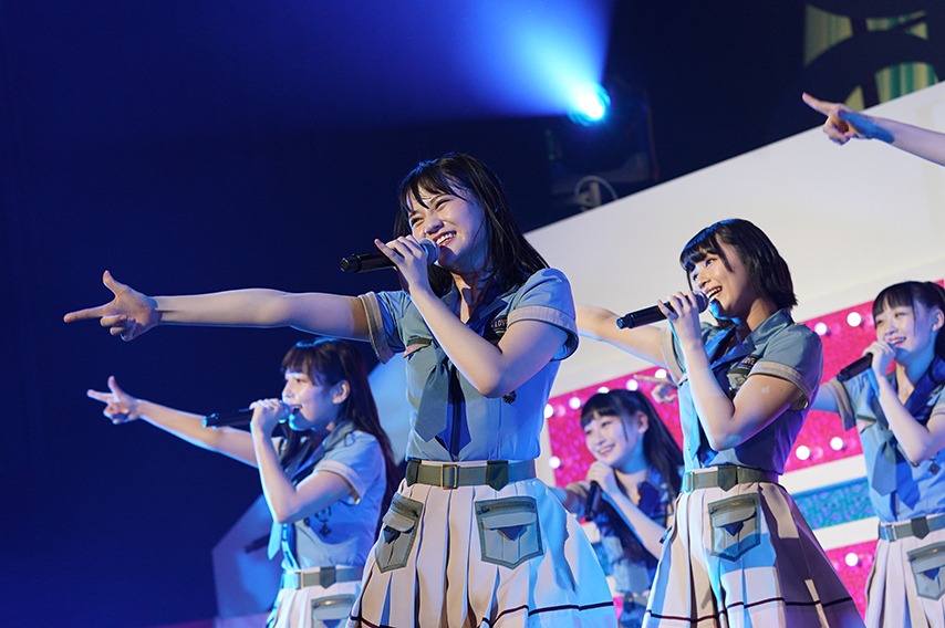 =LOVE「初めまして、＝LOVEです。」の様子。（写真提供：SACRA MUSIC）
