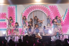 =LOVE「初めまして、＝LOVEです。」の様子。（写真提供：SACRA MUSIC）