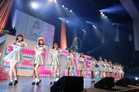 =LOVE「初めまして、＝LOVEです。」の様子。（写真提供：SACRA MUSIC）