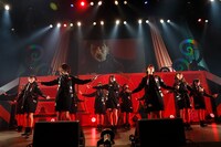 =LOVE「初めまして、＝LOVEです。」の様子。（写真提供：SACRA MUSIC）