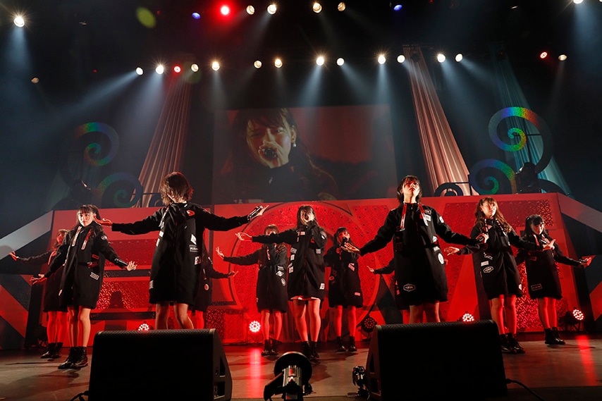 =LOVE「初めまして、＝LOVEです。」の様子。（写真提供：SACRA MUSIC）