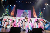 =LOVE「初めまして、＝LOVEです。」の様子。（写真提供：SACRA MUSIC）