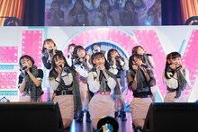 =LOVE「初めまして、＝LOVEです。」の様子。（写真提供：SACRA MUSIC）