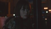 欅坂46「ヒールの高さ」ミュージックビデオのワンシーン。