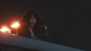 欅坂46「ヒールの高さ」ミュージックビデオのワンシーン。