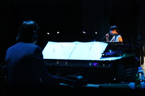 「billboard classics Salyu with小林武史 premium symphonic concert 2019 -Valentine's Special-」の様子。（撮影：フォトスタジオアライ 豊嶋良仁）