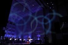 「billboard classics Salyu with小林武史 premium symphonic concert 2019 -Valentine's Special-」の様子。（撮影：フォトスタジオアライ 豊嶋良仁）