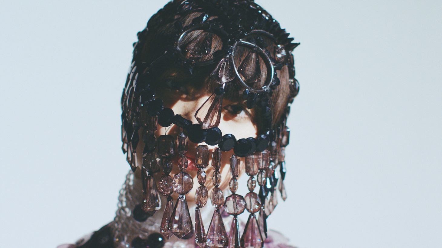 「ANREALAGE『CLEAR』CONCEPT MOVIE」のワンシーン。