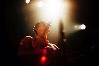 下津光史（Vo, G / 踊ってばかりの国）（撮影：元）