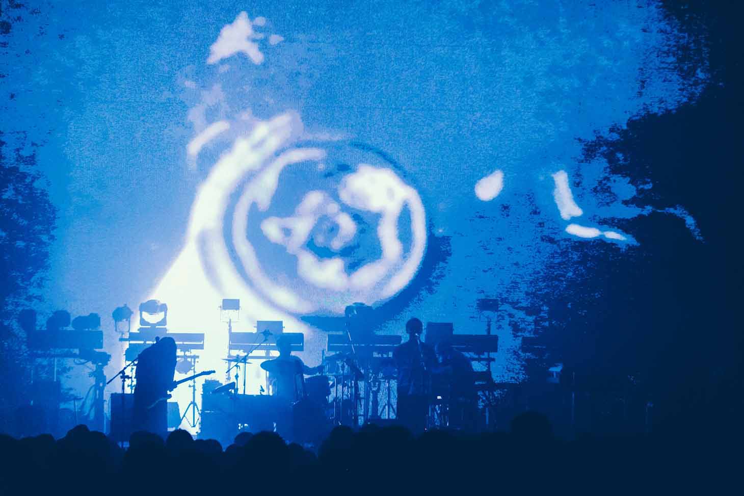 サカナクション「SAKANAQUARIUM2018-2019 “魚図鑑ゼミナール” EX THEATER ROPPONGI 5th ANNIVERSARY」の様子。（撮影：横山マサト）