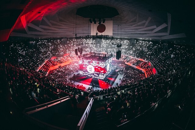 amazarashi「朗読演奏実験空間“新言語秩序”」の様子。