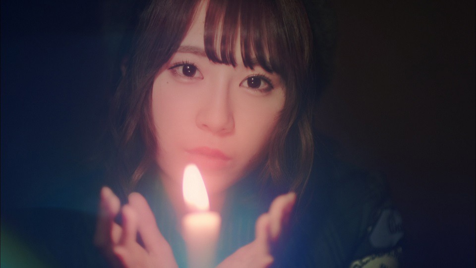 欅坂46「ごめんね クリスマス」ミュージックビデオのワンシーン。